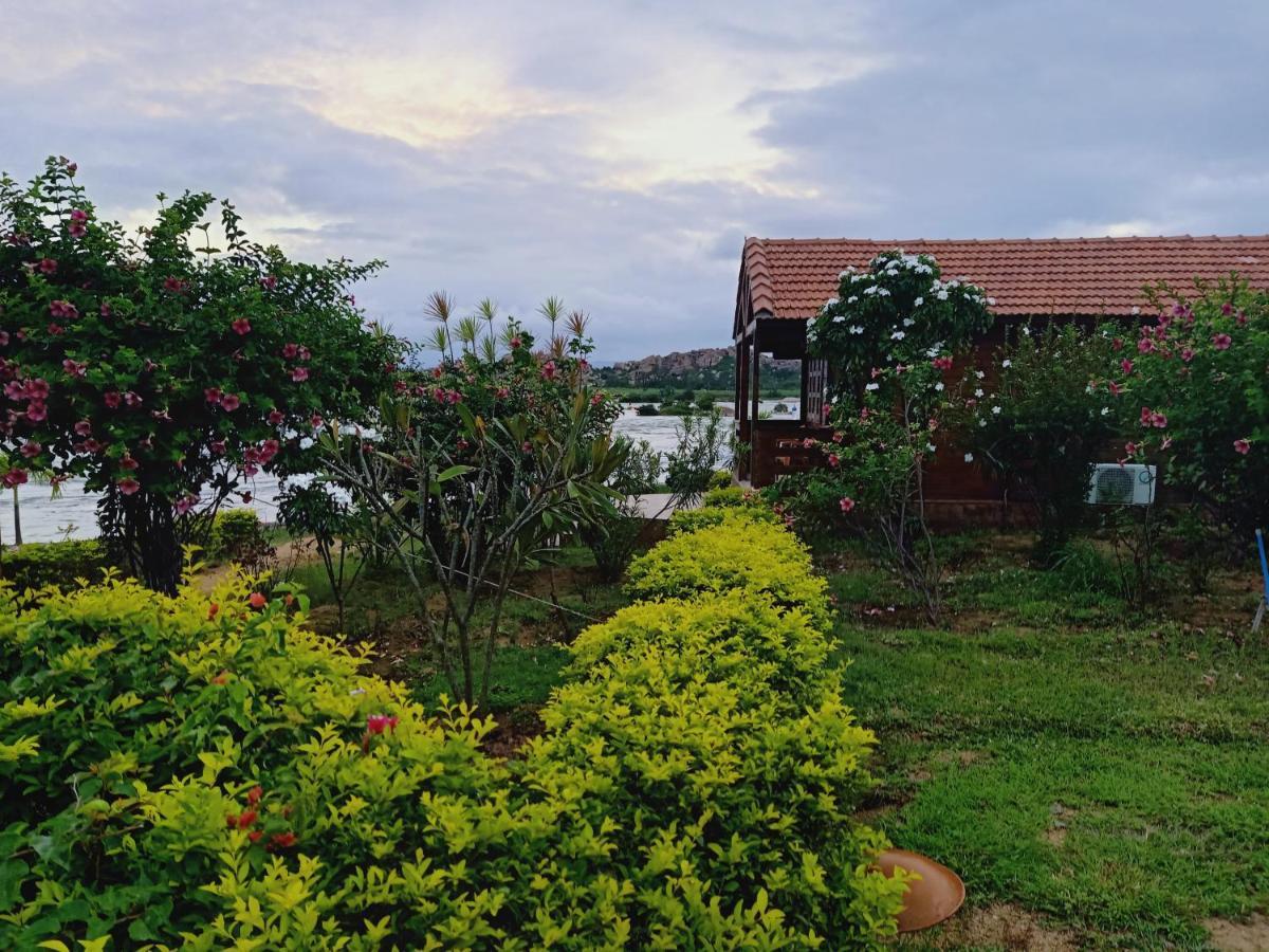 Leo Wodden Resort Hampi Eksteriør bilde