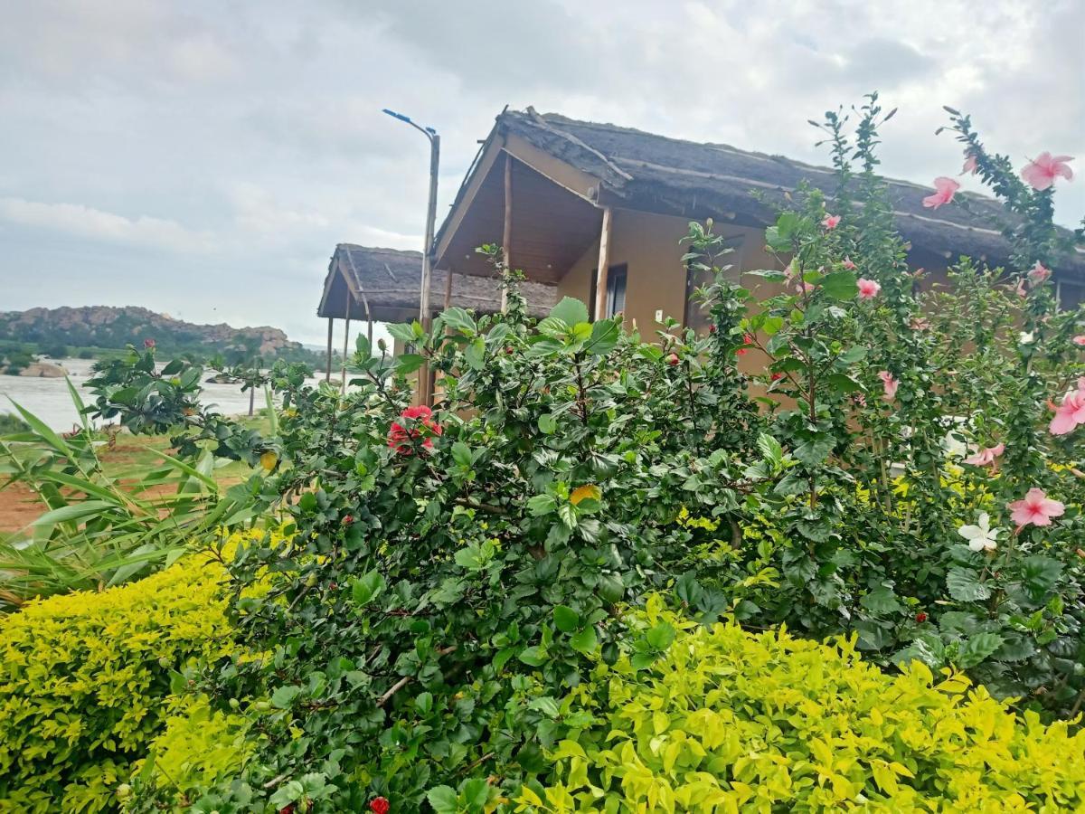 Leo Wodden Resort Hampi Eksteriør bilde