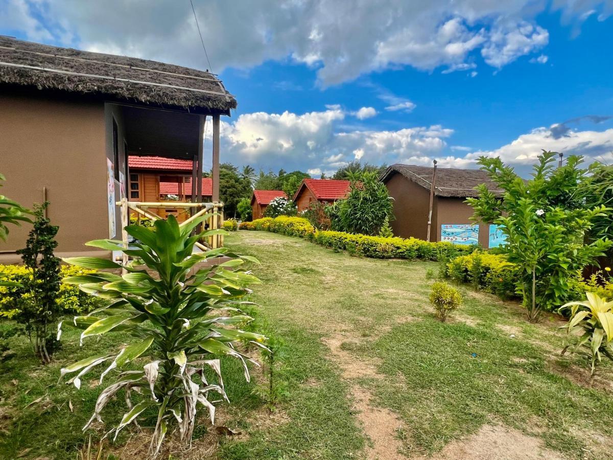 Leo Wodden Resort Hampi Eksteriør bilde