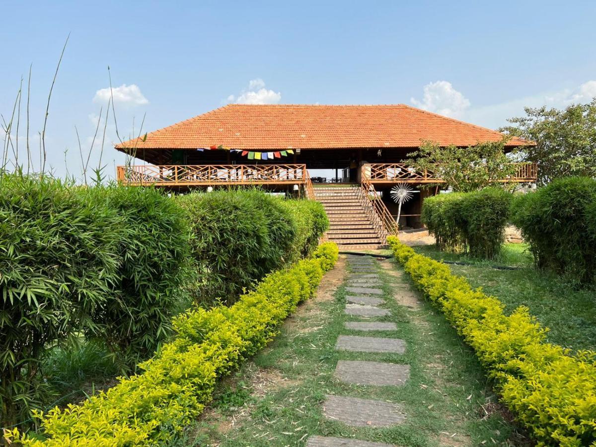 Leo Wodden Resort Hampi Eksteriør bilde