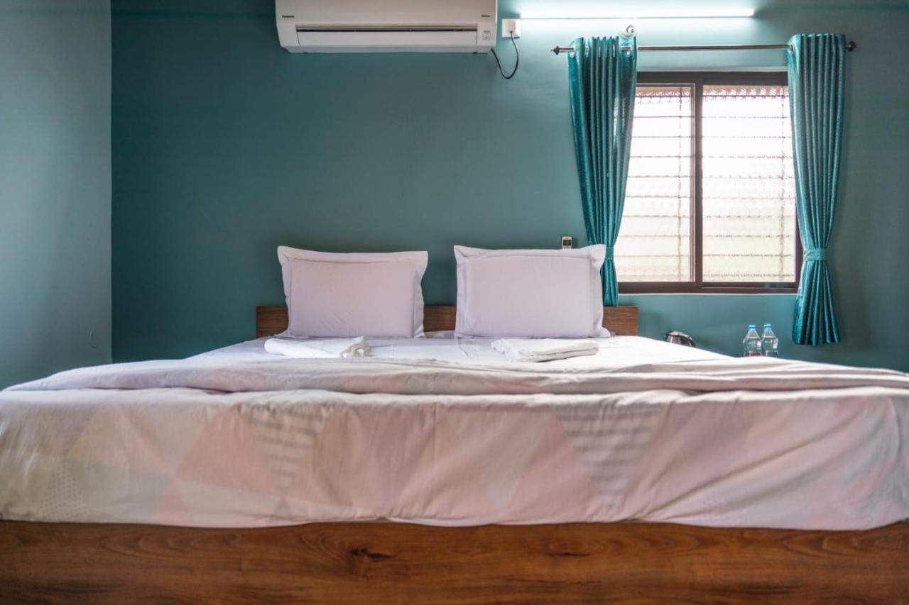 Leo Wodden Resort Hampi Eksteriør bilde