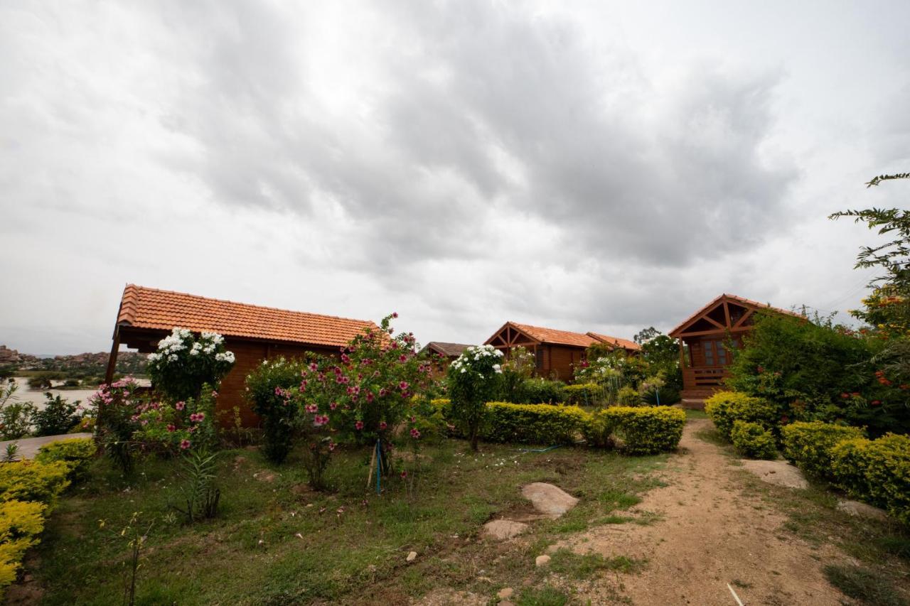 Leo Wodden Resort Hampi Eksteriør bilde