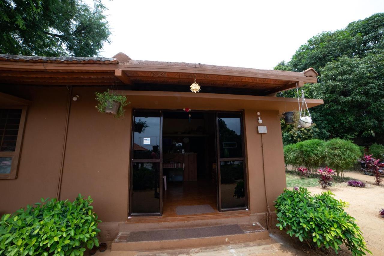 Leo Wodden Resort Hampi Eksteriør bilde